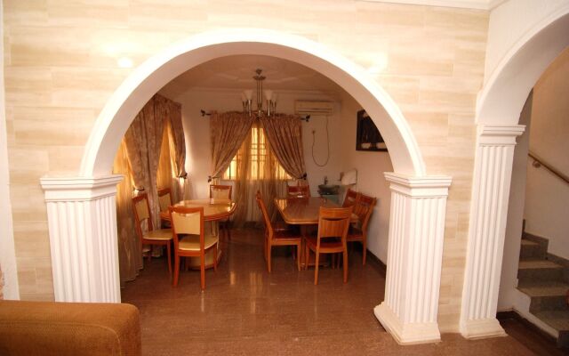 Ajoy Hotel And Suite