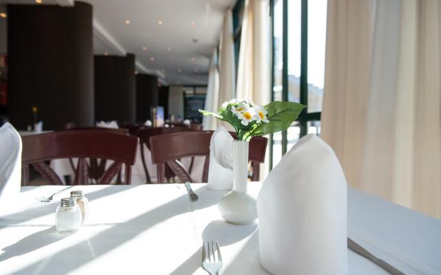 HL Club Playa Blanca Hotel