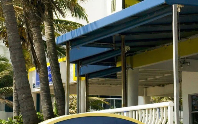 Avalon Waterfront Inns