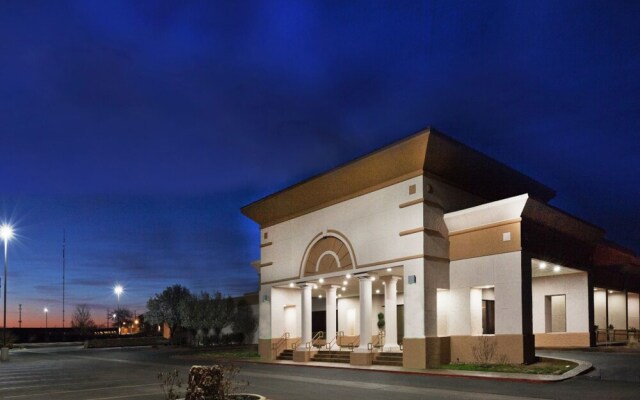 Ashmore Inn and Suites Lubbock