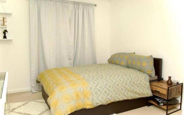 Beautiful 1-bed Apartment in Redhill