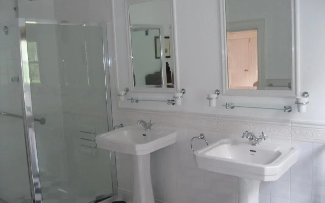Delphi Lodge