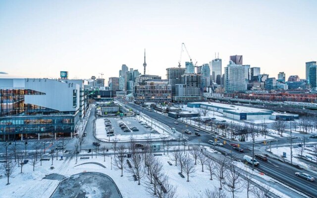 Modern 1 Bedroom Condo With Cn Tower Views