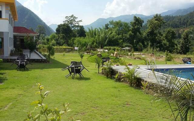 Siddhartha Riverside Resort