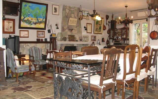 Antique Seaside Stone House - Boat Trips