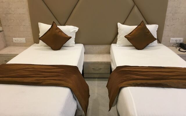 OYO 26627 K 3 Club Residency