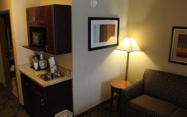Holiday Inn Express & Suites Starkville by IHG
