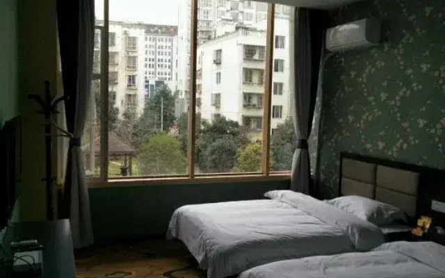Guangyuan Lizhou Dexu Business Hotel