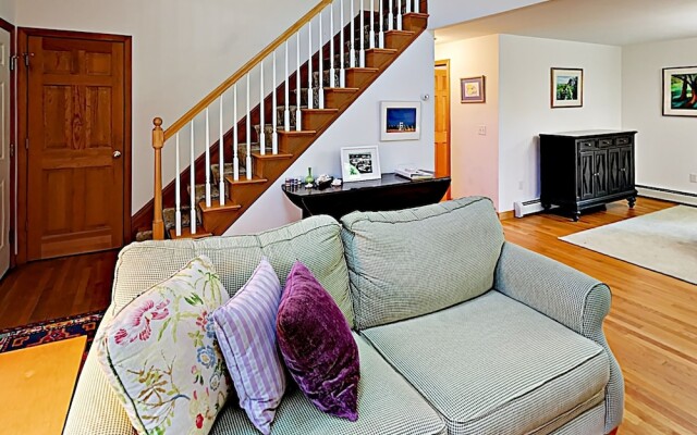 Woodsy Cape Cod Home by RedAwning