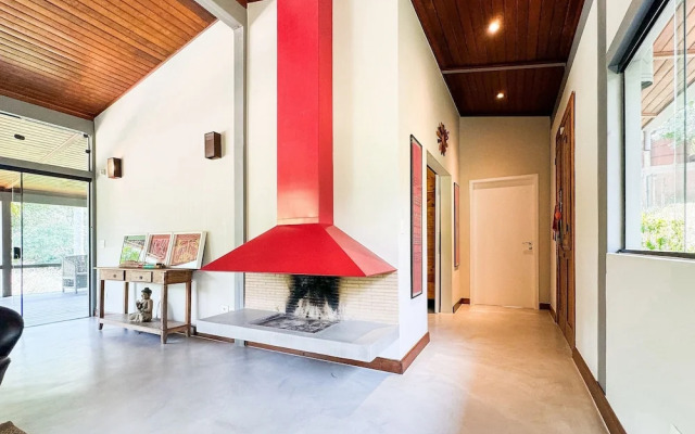 Arquitetura única na Granja Viana