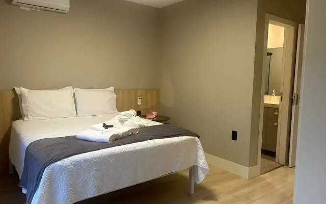 Geminado Casa 1 Alto Padrão  4 Quartos