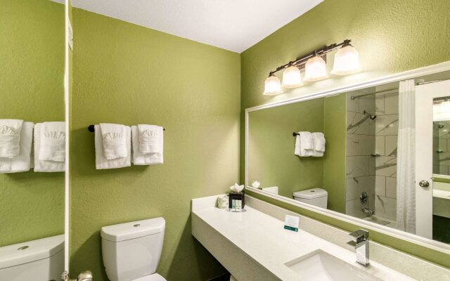 Quality Inn & Suites Plano East - Richardson