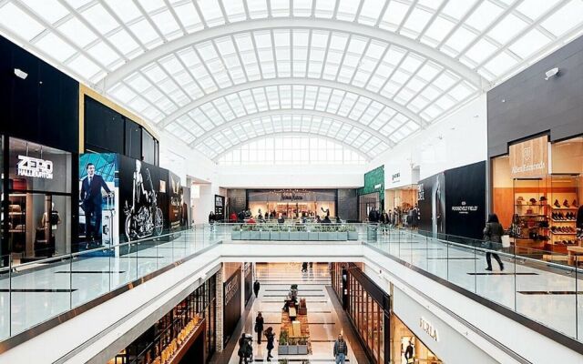 Yachtsman's Cove with 3-Levels