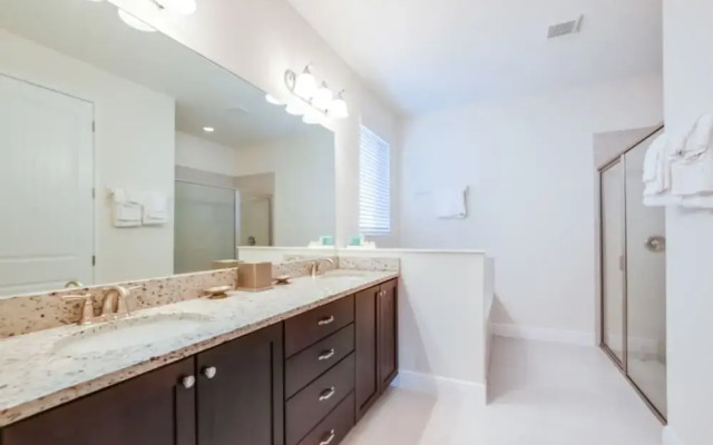 Family Friendly 9 Bedroom 8.5 Bathroom