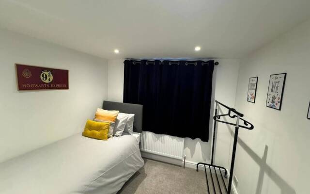 Modern 5-bed House in London Close Excel - Big Ben