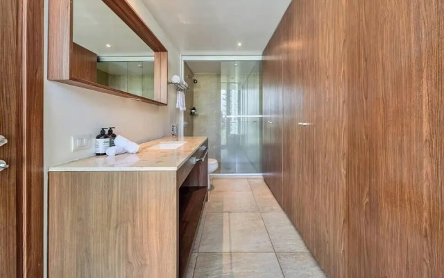 Luxury 2BR Condo in Marina - Pool - Zen Rooftop
