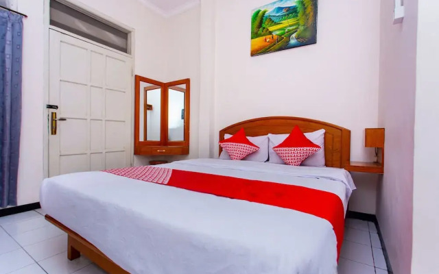 Griya Karangsalam Indah by OYO Rooms