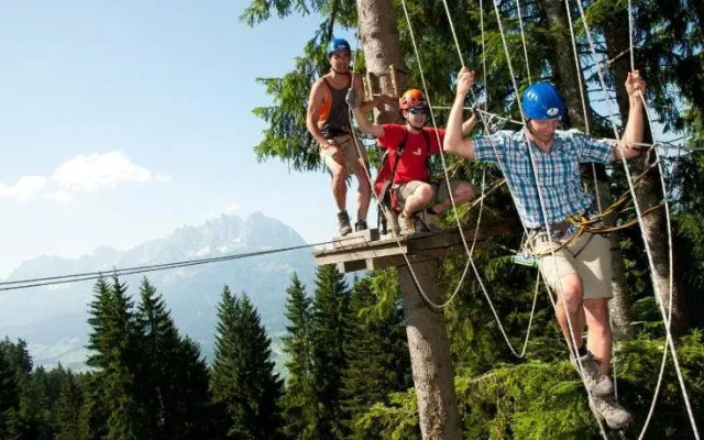 Cubo Sport & Art Hotel