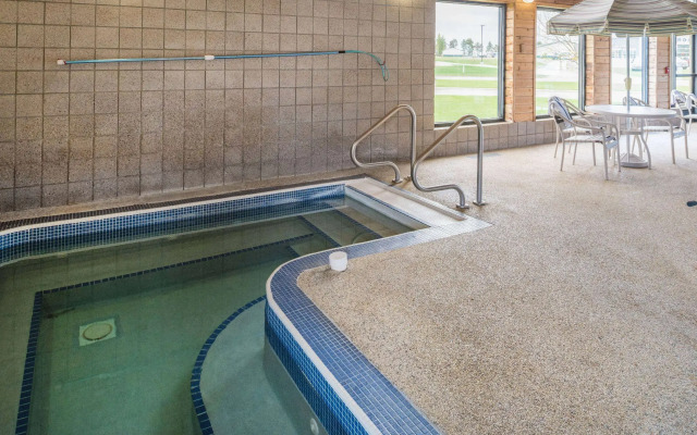 AmericInn by Wyndham Valley City - Conference Center