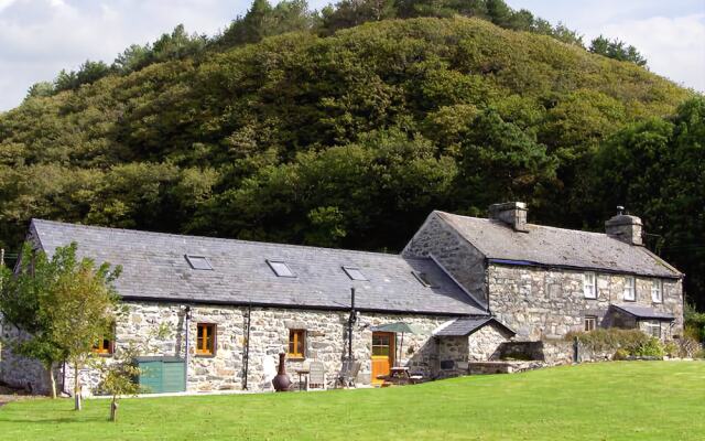 Glasfryn Barn