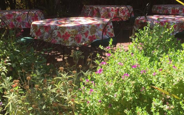 Secret Garden Inn and Cottages