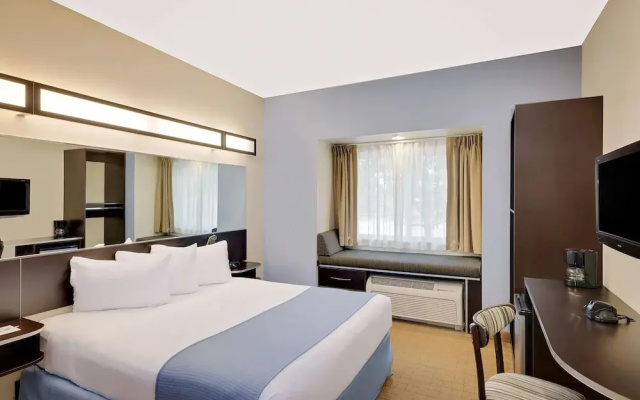 Microtel Inn And Suites Geneva