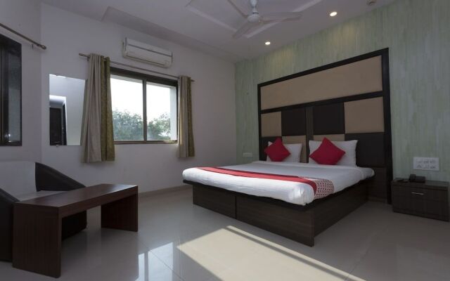OYO 26795 Hotel Steers 07 Inn