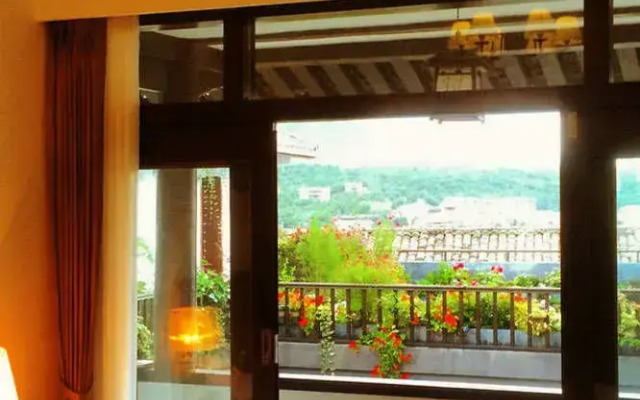 Yonder Way Hotel