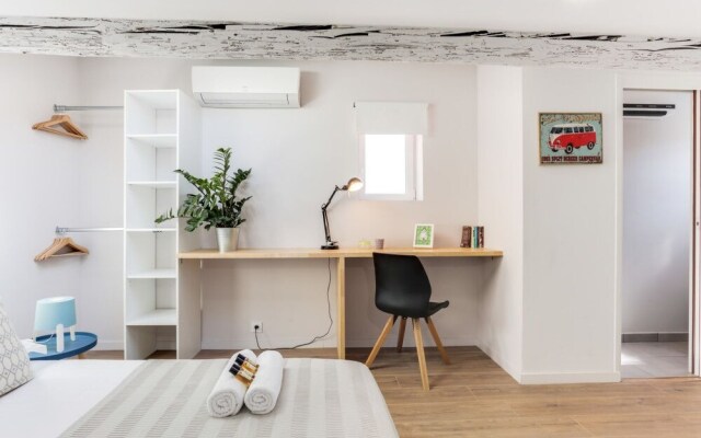 Wonderful 2 Bedrooms, Place de la Comédie