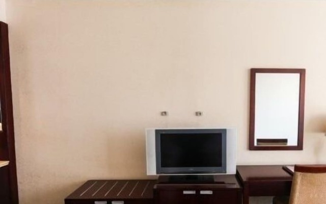 Huadong International Business Hotel