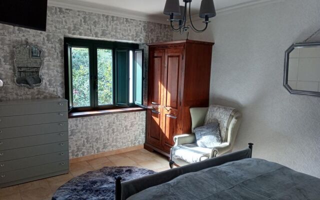 Stunning 3-bed House in Gallinaro, Aircon and Pool