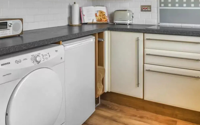 The Hideaway - Spacious 3 Bedroom Apartment