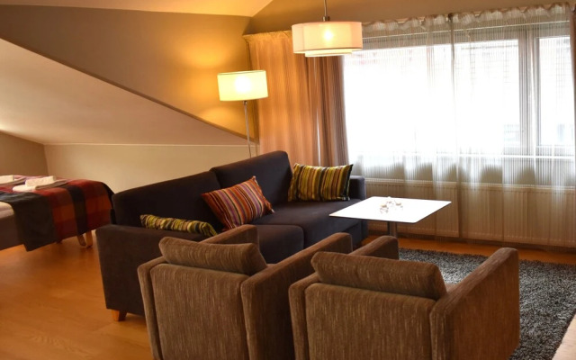 Levi Suites Unna Mànnu