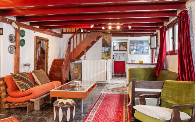 Restful Apartment in Istiaia With Patio