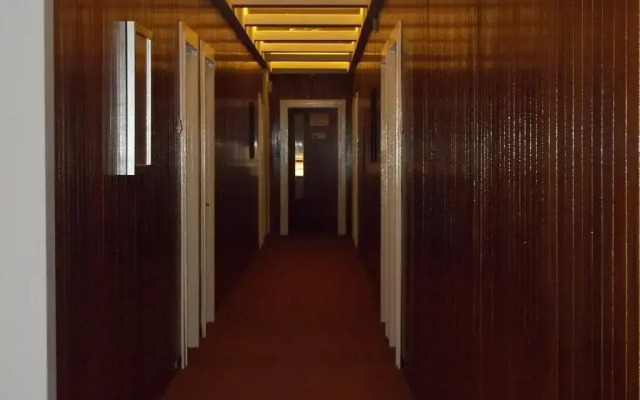 D Eastern Hotel