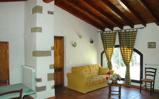 Attractive Farmhouse in Tuscany With Swimming Pool