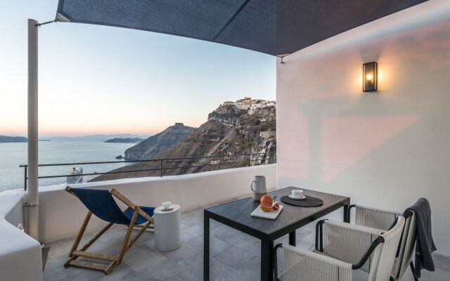 Porto Fira Suites