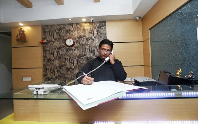Gujral Hotel By OYO Rooms