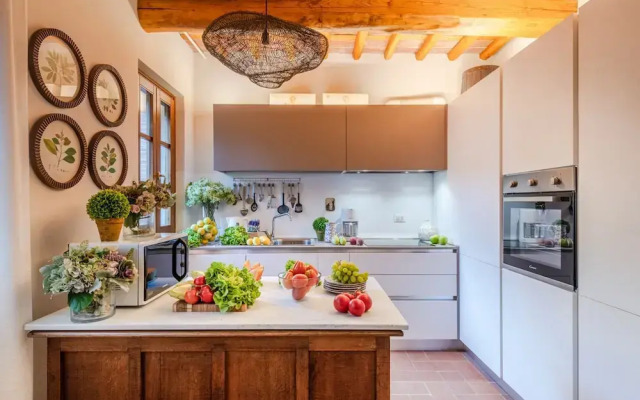 Valle del Sole Winery Farmhouse