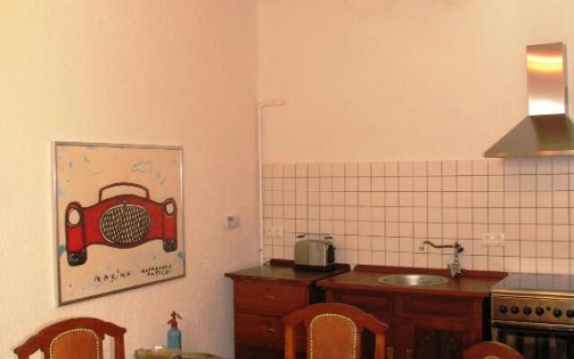 Casa Rozelor