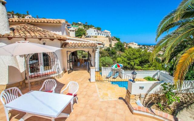 Linda - modern villa with splendid views in Benissa