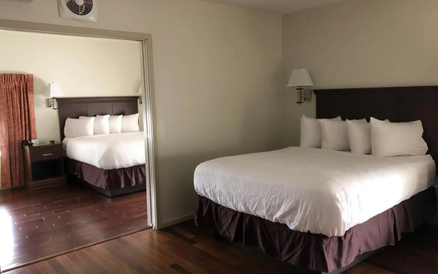 Grand Eastonian Hotel & Suites