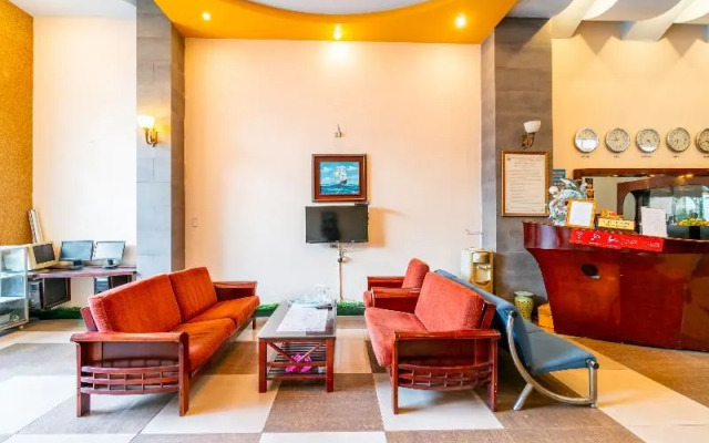 Super Oyo 266 Golden Gate