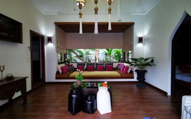 YiZen Boutique Phutara 5 Bedroom Villa