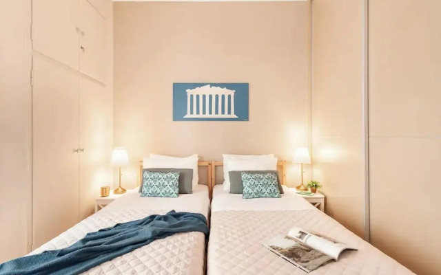 Stylish apt steps from Acropolis by GHH