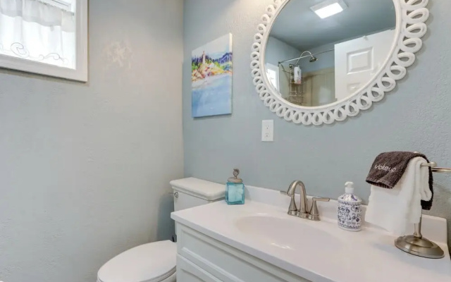 'cliff View Haven' Rocky Mount Gem w/ Deck!