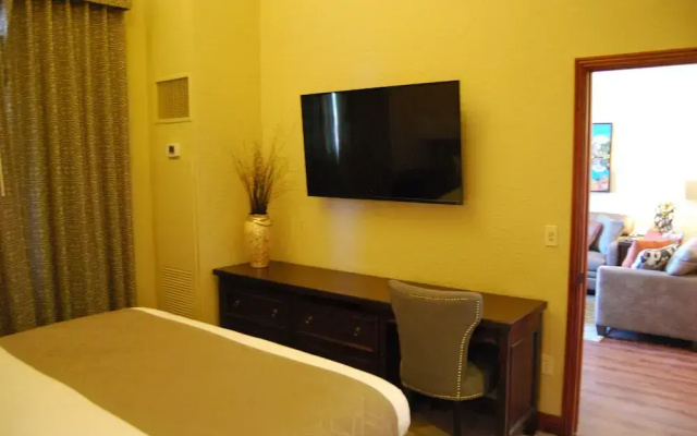 White Pines 2-BD at Westgate - Monitor