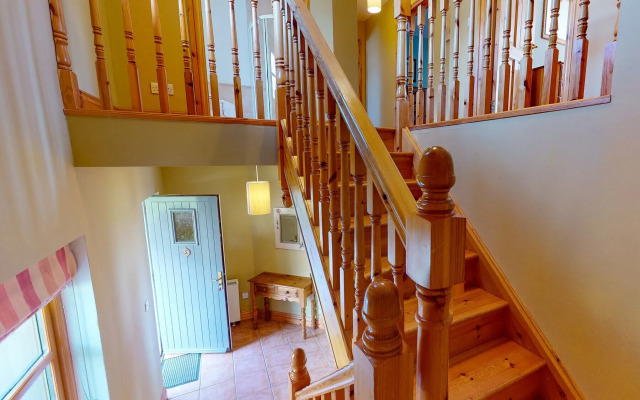 Dingle Courtyard Cottages 2 Bed Sleeps 4