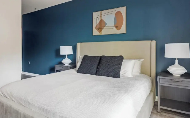 Landing Amazing 2bd, Gym, Pool