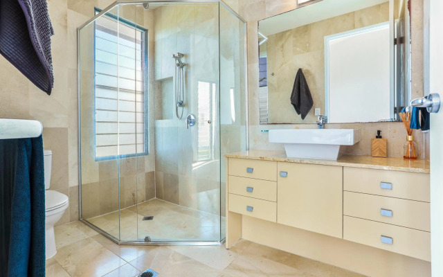 Indulgent beachside luxury, Sunrise Beach